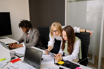 Reducing Work Disruption When Key Employees Use Specialized Local Tools