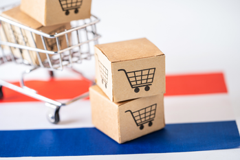 When Supplier Availability Should Influence IT Procurement Timing
