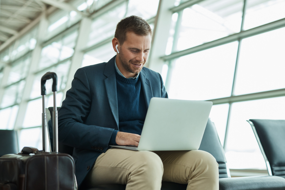 How To Build A Business Laptop Policy For Employees Who Travel Frequently